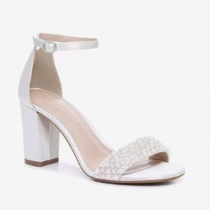 White bridal heels size 7.5 only worn once!